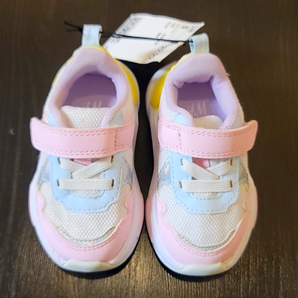 Baby sneakers, H&M, NEW never worn! Size 2.5-3.5